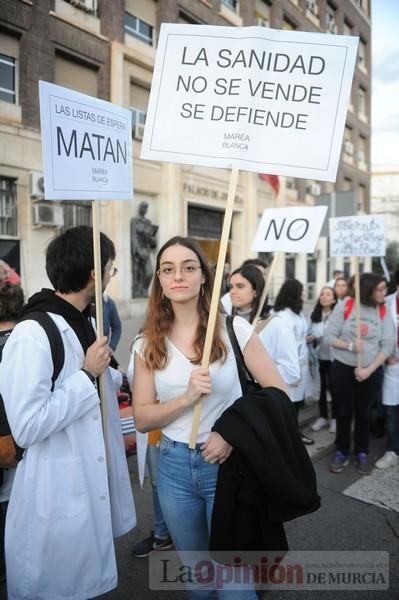 La marea blanca toma Murcia