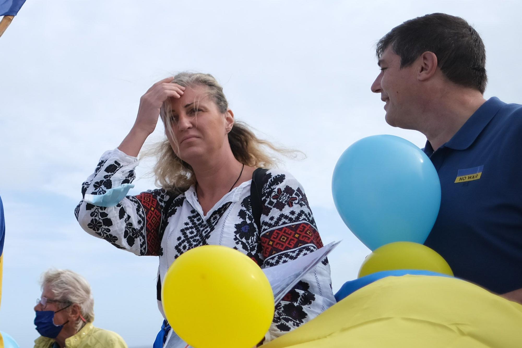 Manifestación de ucranianos en el mirador de las Dunas de Maspalomas