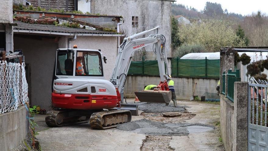 Carballo instala diez kilómetros de redes de abastecimiento y saneamiento