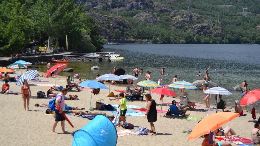 Así será la licitación de la cafetería de Playa Viquiella, en el Lago de Sanabria