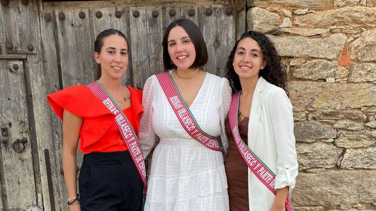 Las tres nuevas “reinas” de Villsaseco. | Cedida