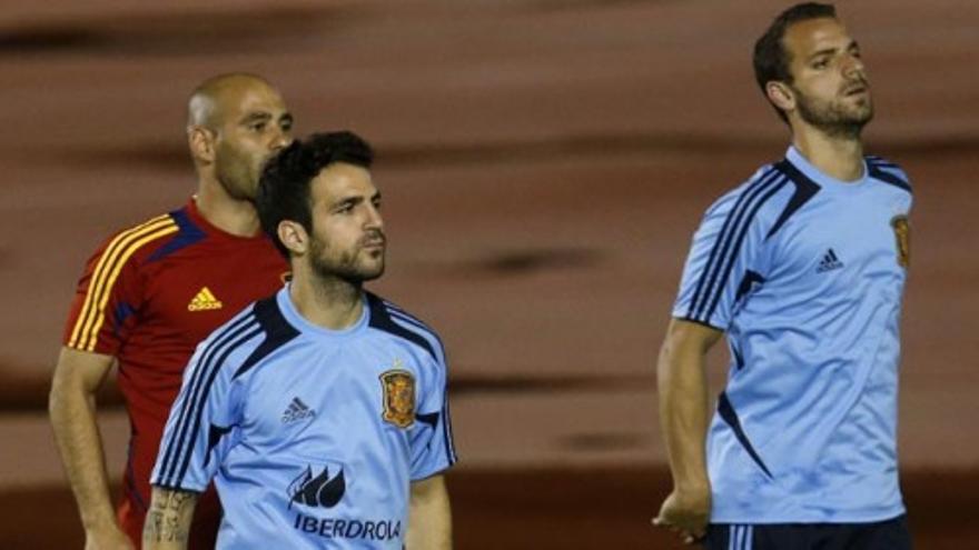 Soldado y Cesc se entrenan al margen del grupo