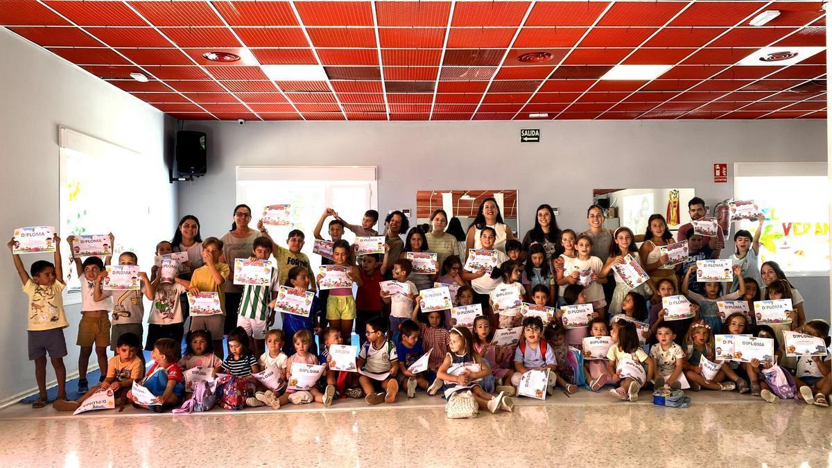 Foto de familia en el día de la despedida del programa