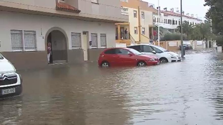 La gota fría deja anegadas las calles de varios municipios de Castellón