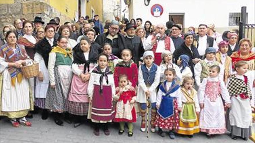 Suera celebra dos décadas de viajes hasta su pasado