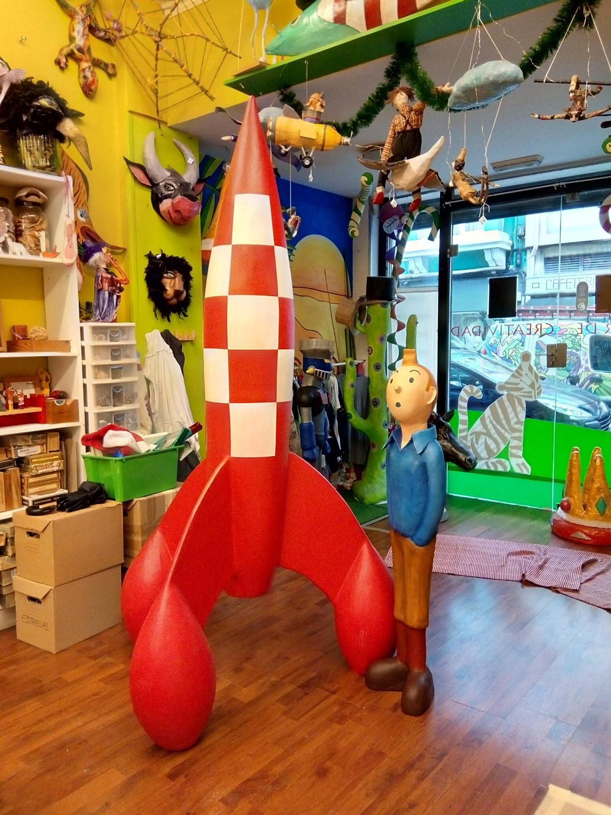 Antía Ferrer Lendoyro, artesana del papel y cartón piedra