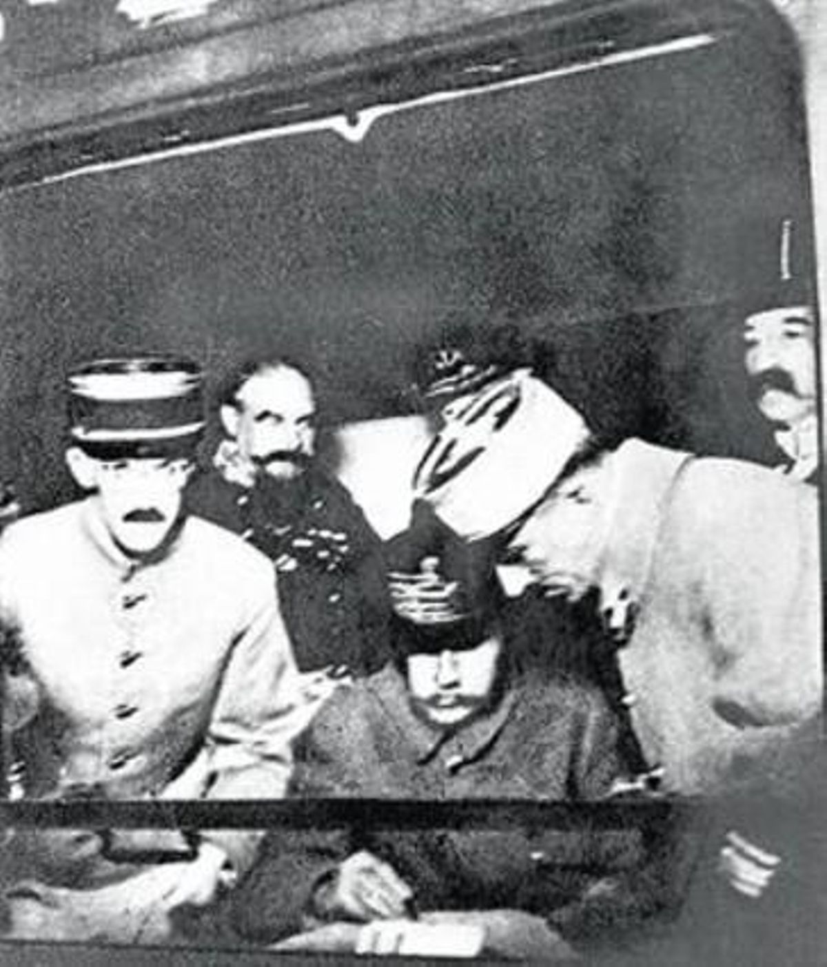Firma de l’Armistici a Compiegne (França), l’11 de novembre de 1918. Firma de l’Armistici a Compiegne (França), l’11 de novembre de 1918.