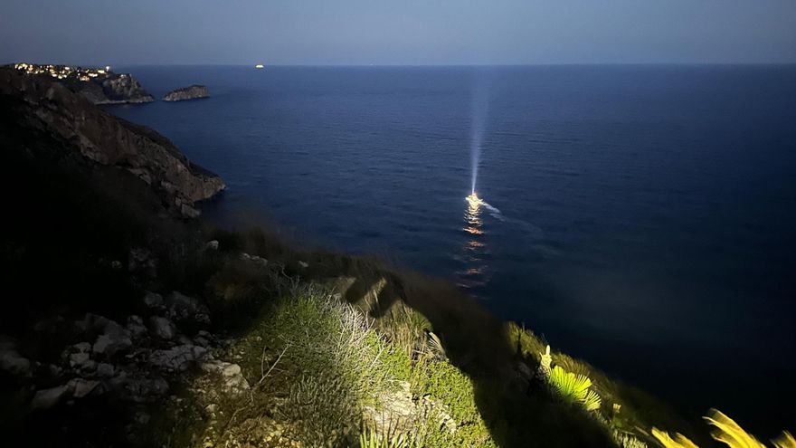 Rescatan dos veces en 5 días a un kayakista atrapado en la misma cueva marina de Xàbia