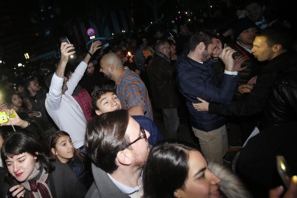 Miles de personas recibieron el año frente al consistorio