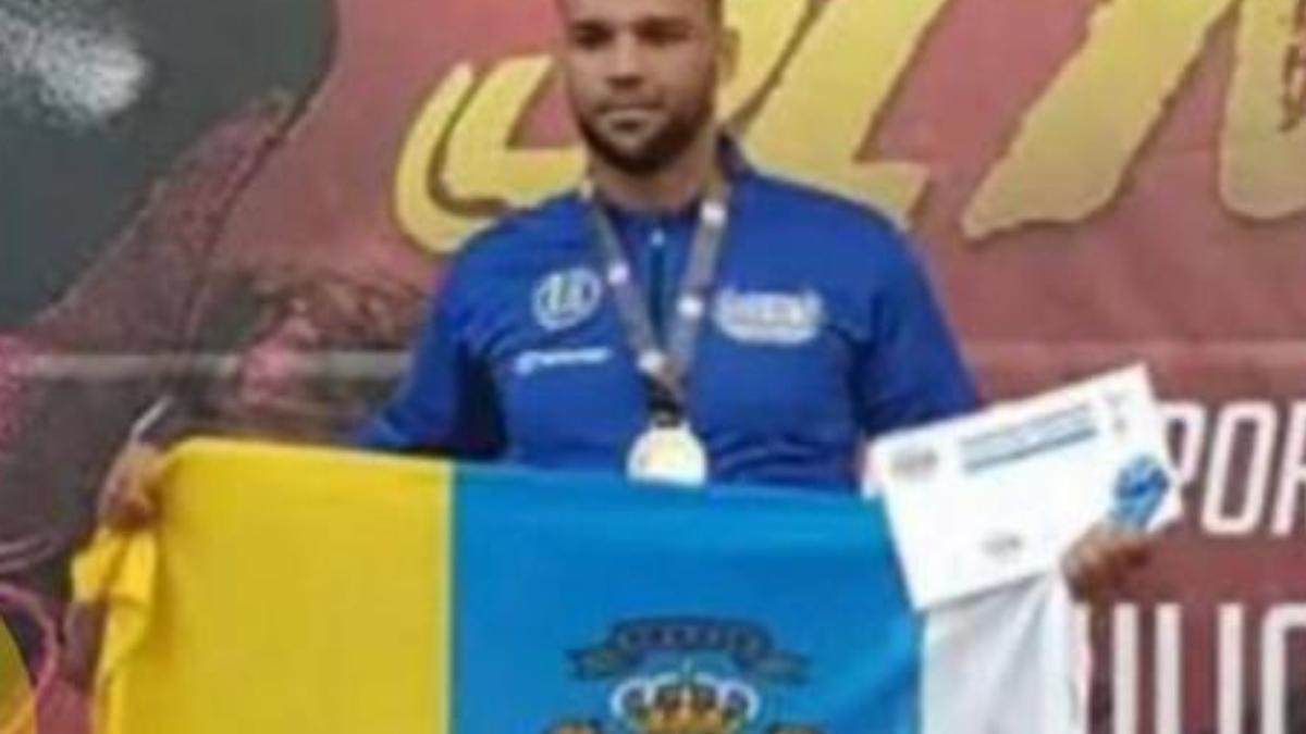 Un campeón canario de kickboxing, en busca y captura europea por violación.