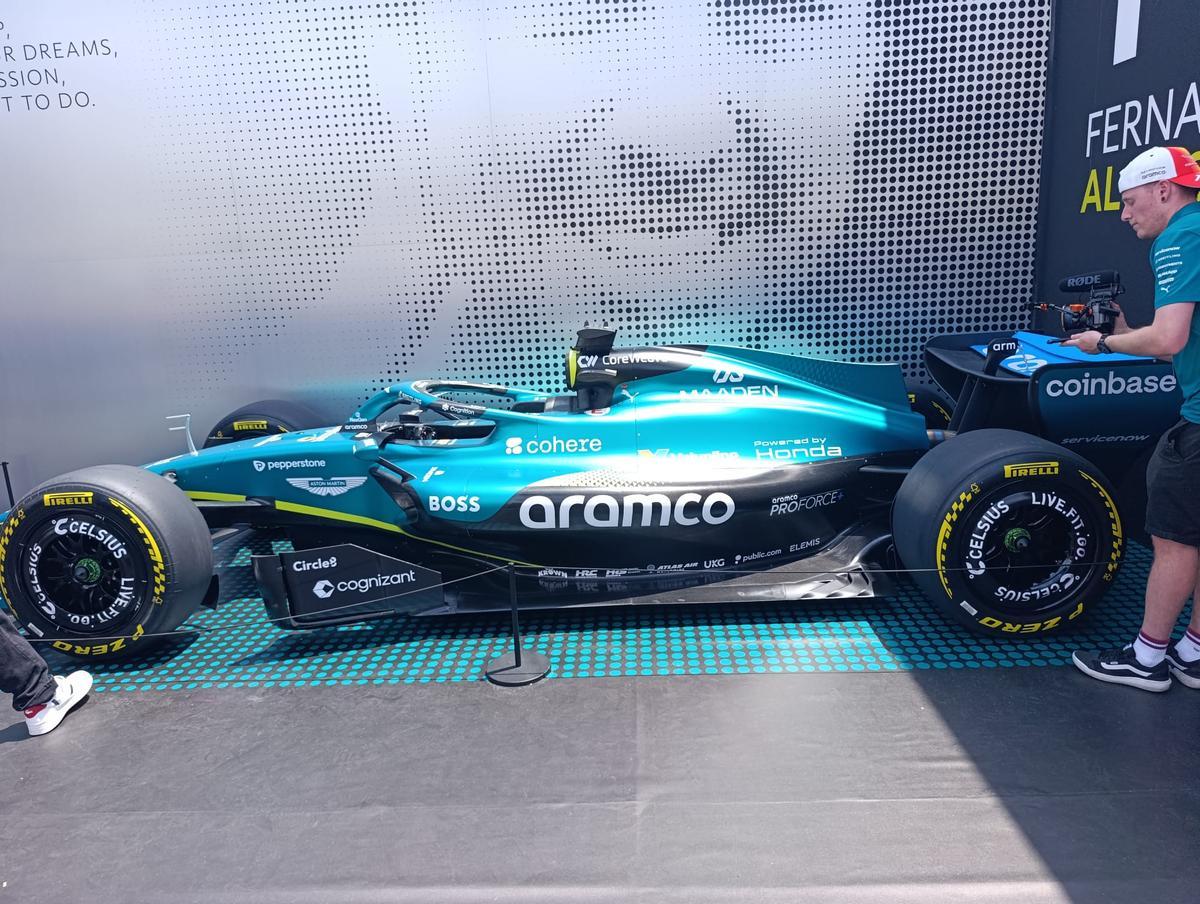 La réplica del Aston Martin en Barcelona