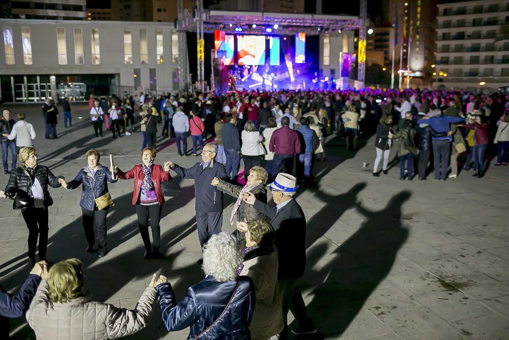 Ambiente nocturno en las fiestas de Benidorm