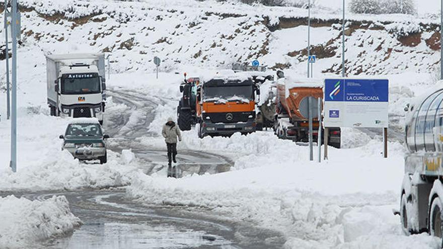 Cerca de 10.000 asturianos, sin luz por el temporal