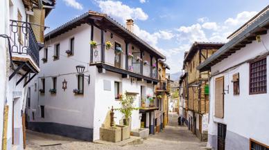 La calle más estrecha de España mide medio metro y está escondida en un pueblo judío de Cáceres