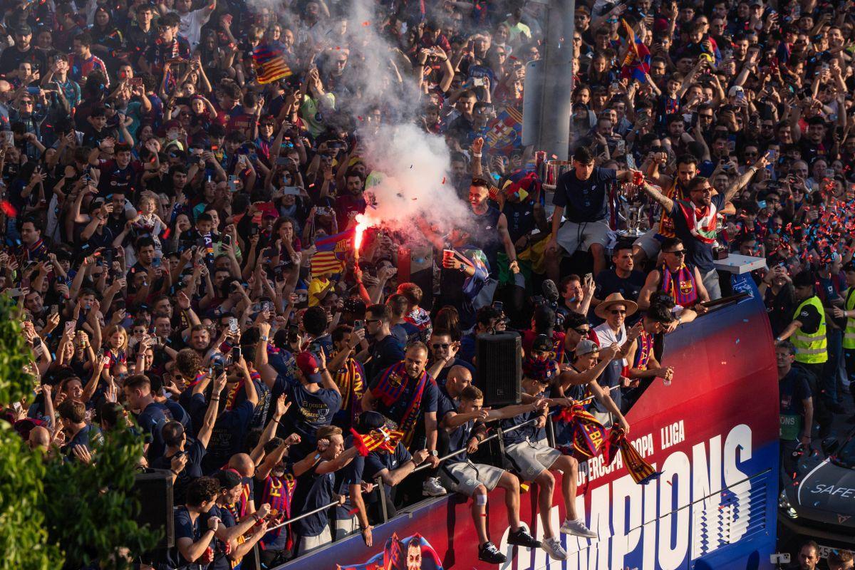 La rúa del Barça por las calles de Barcelona La rúa del Barça por las calles de Barcelona