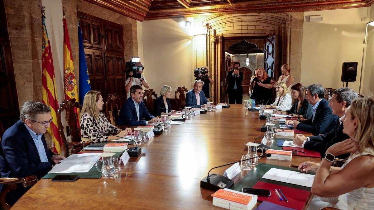 Alto cargo del PP (y Vox) en la Comunidad Valenciana: oficio de alto riesgo