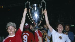 Los jugadores del Aston Villa celebrando la gesta en 1982 con la Orejona