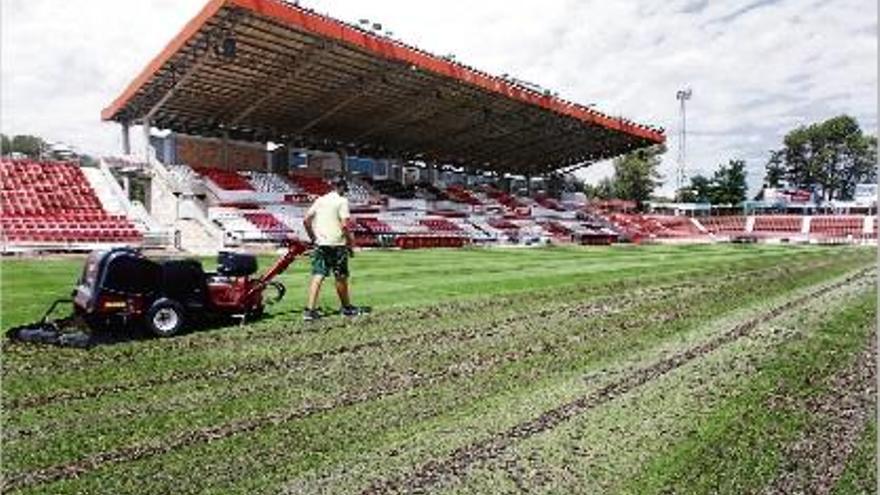 La gespa de Montilivi es prepara per a la nova temporada