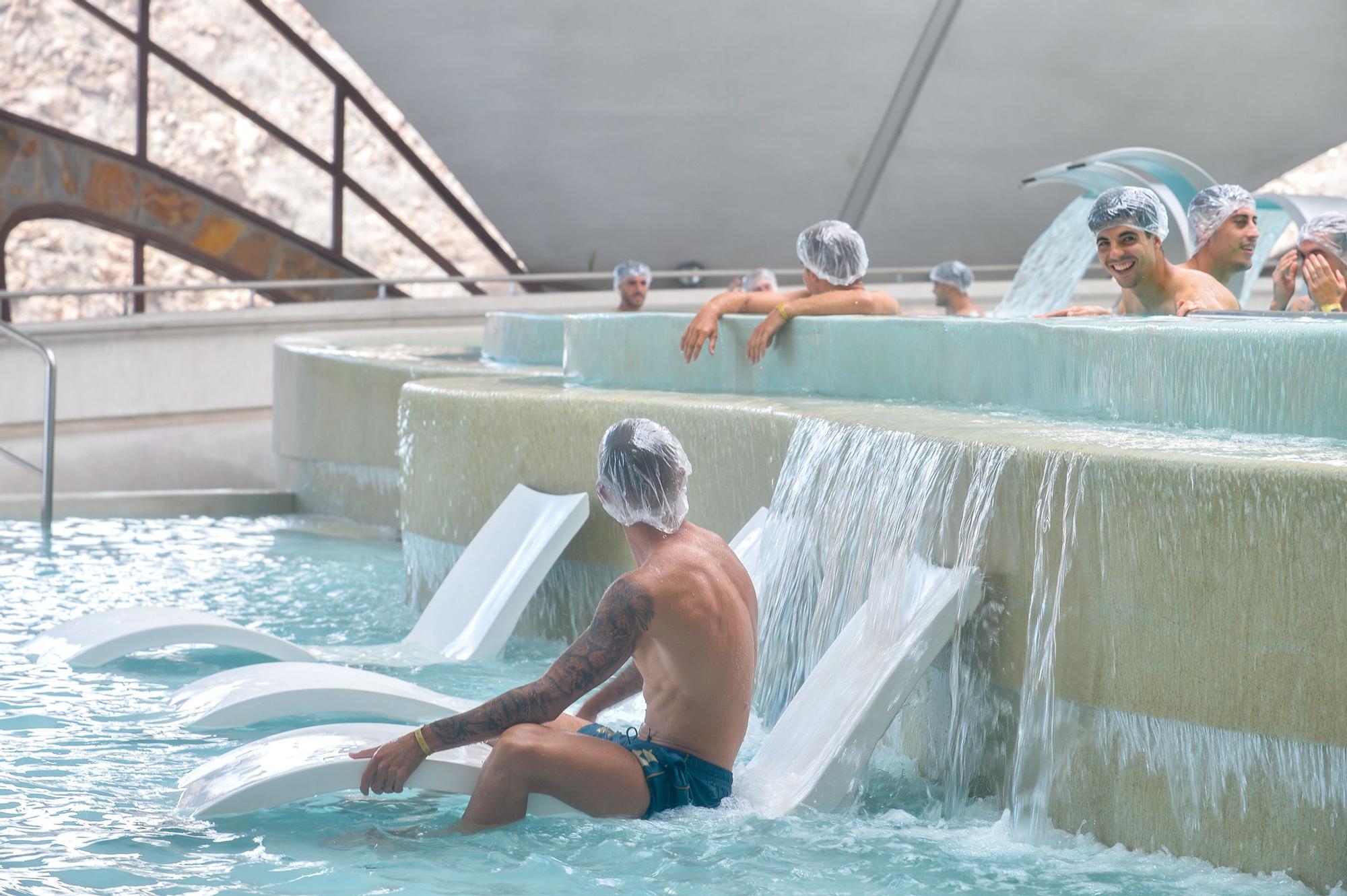 La plantilla de la UD Las Palmas en el Thalasso de Gloria Palace San Agustín