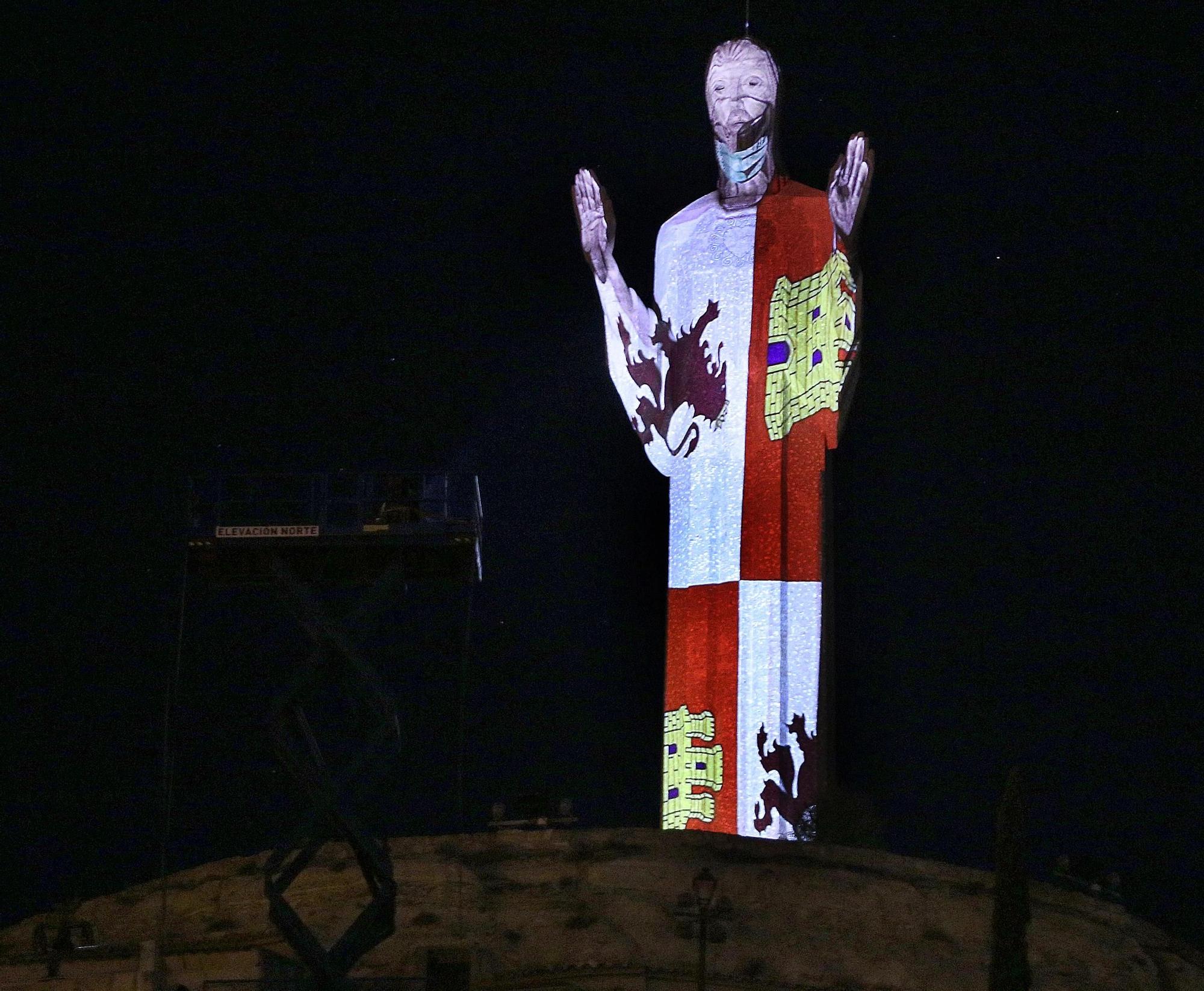 Así fue el espectacular videomapping sobre el Cristo de Otero de Palencia