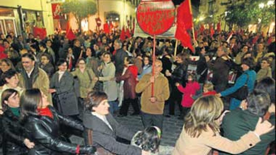 Unas 5.000 personas piden que el AVE pare en Los Pedroches