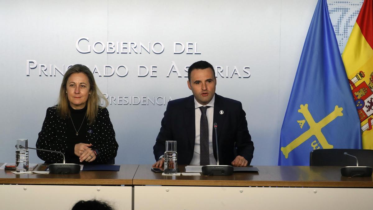 Lydia Espina y Guillermo Peláez, en su comparecencia posterior al Consejo de Gobierno