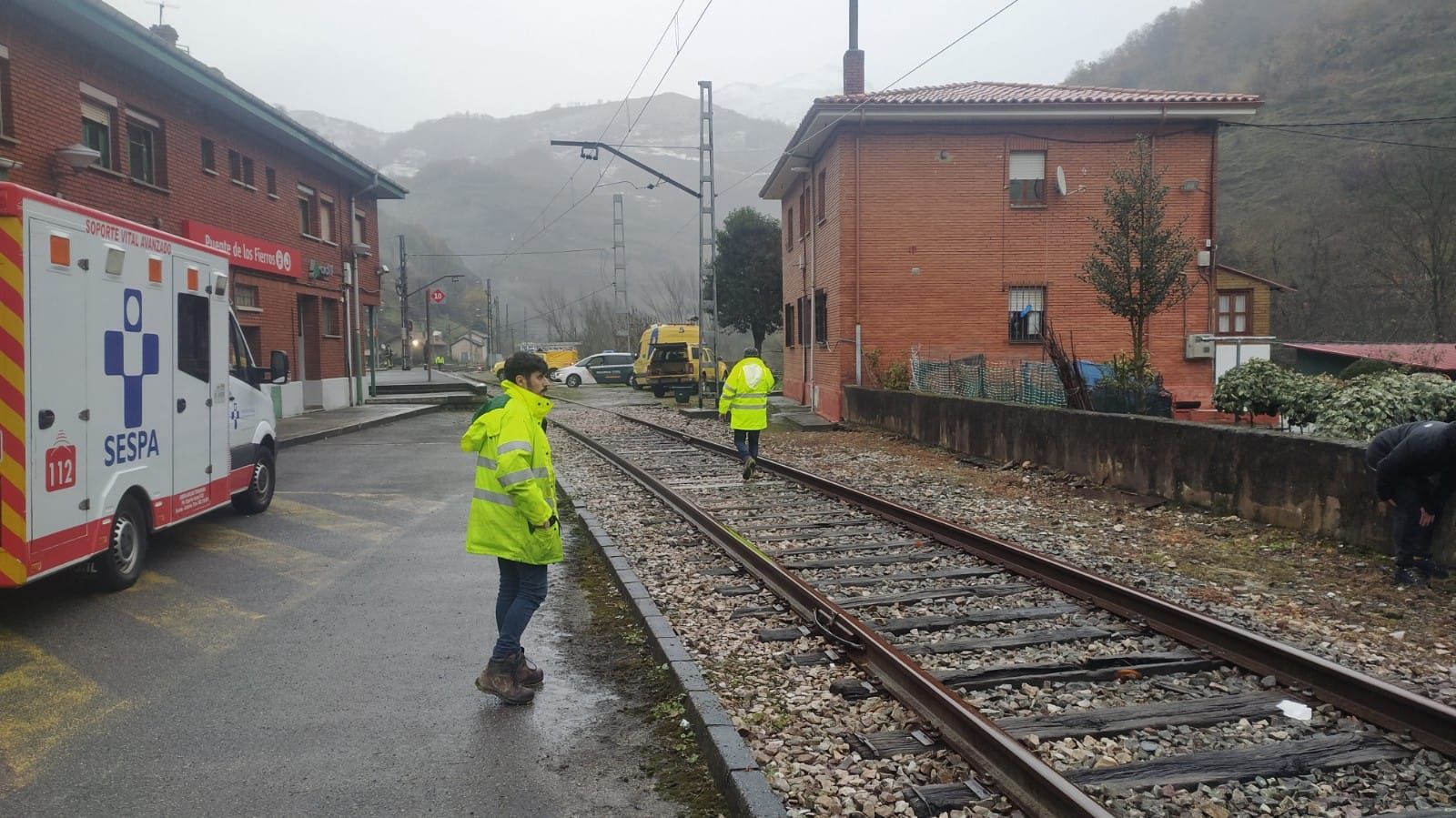 Las fotografías del accidente ferroviario por un argayu en Lena