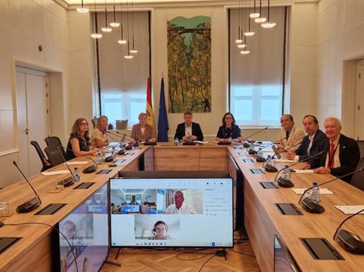 Un momento de la reunión del jurado.
