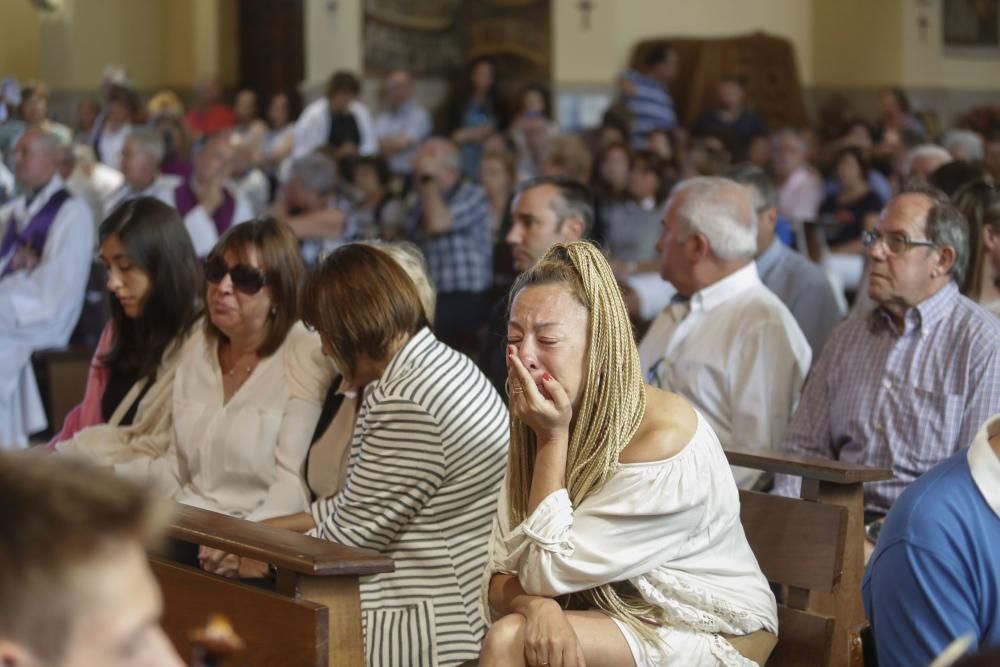 Funeral en la iglesia de Llaranes