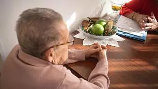 La teleasistencia llegará al triple de mayores en Canarias para evitar sustos en el domicilio