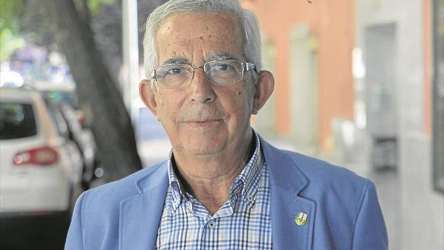 Juan Pérez de las Vacas: «Si no se hacen cambios, la sanidad no podrá funcionar»