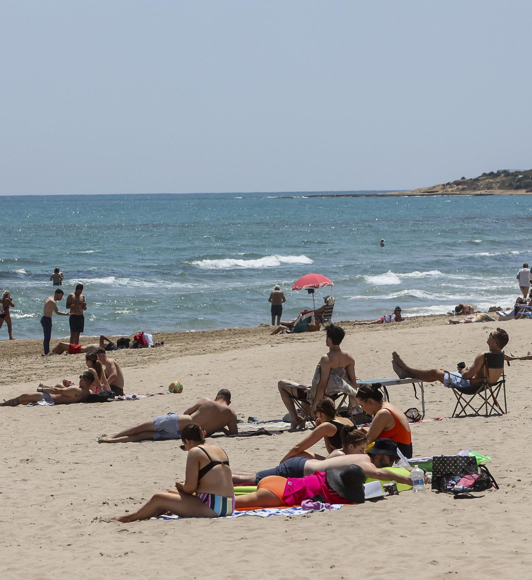 Playas preparadas para la temporada alta en Alicante (2022)