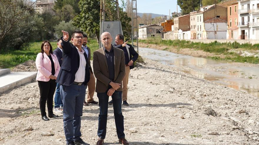 Una pasarela peatonal permitirá el paso sobre el Clariano en el nuevo parque fluvial de Ontinyent