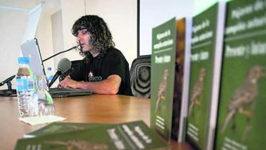 César Álvarez, en la presentación del libro, ayer, en el palacio de Valdecarzana.