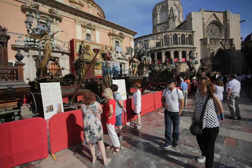 Las Rocas, expuestas en la plaza de la Virgen