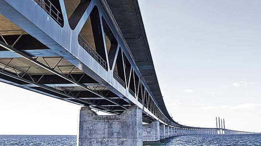 El puente de Oresund, que une Copenhague con Malmo.