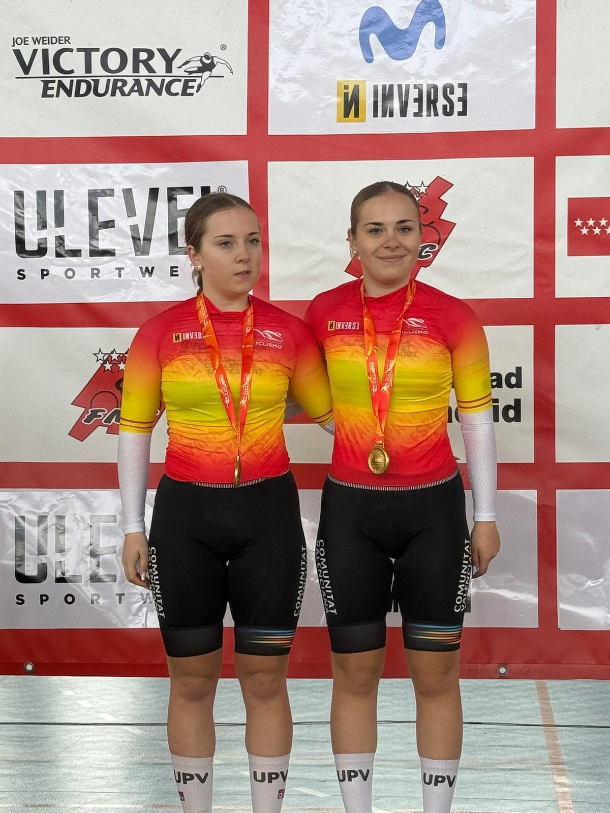 Las hermanas Amanda y Débora Miravet lograban el título nacional cadete de Madison, en ciclismo en pista.