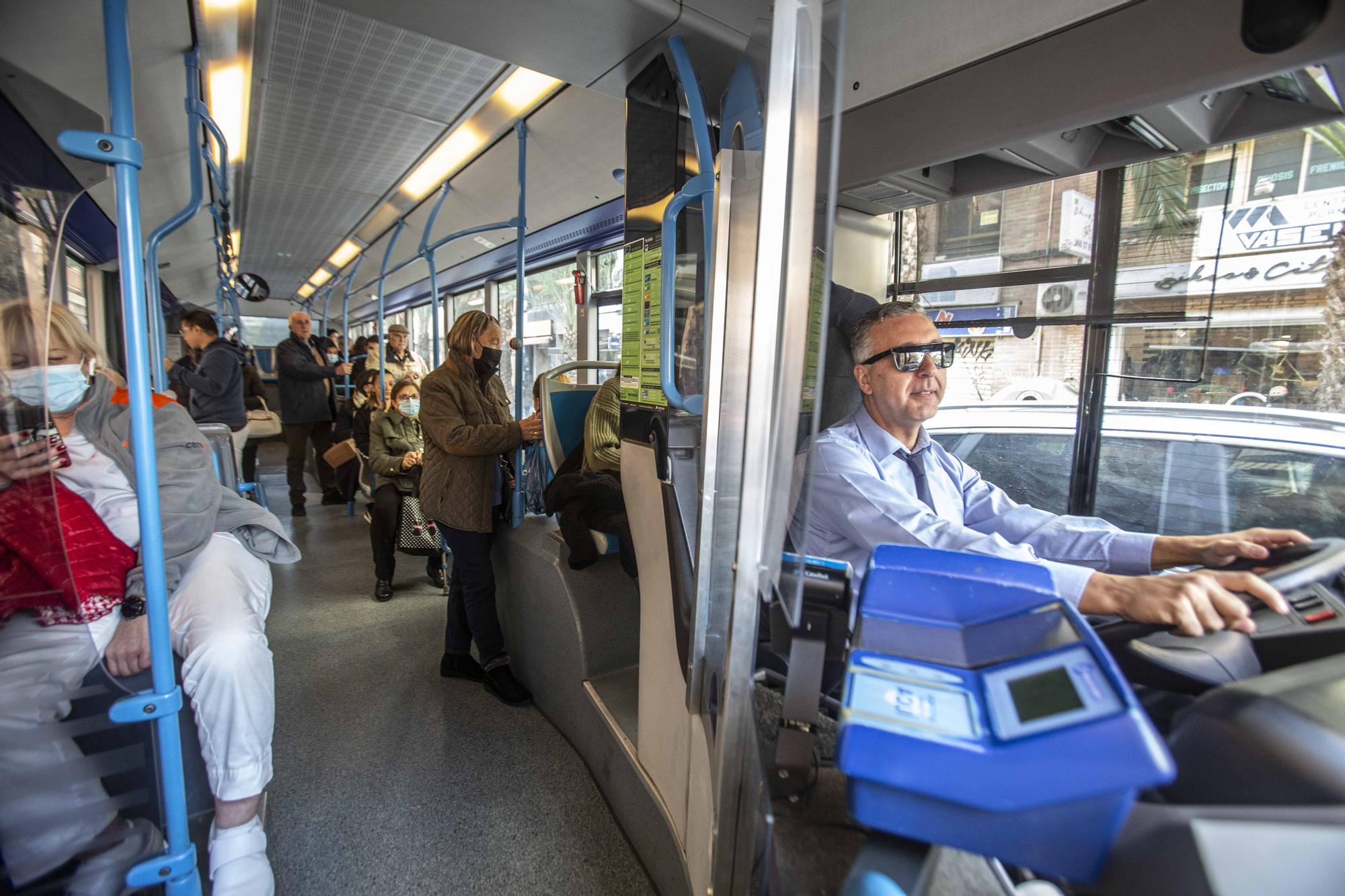 Hoy ya no hay que llevar la mascarilla en los transportes públicos