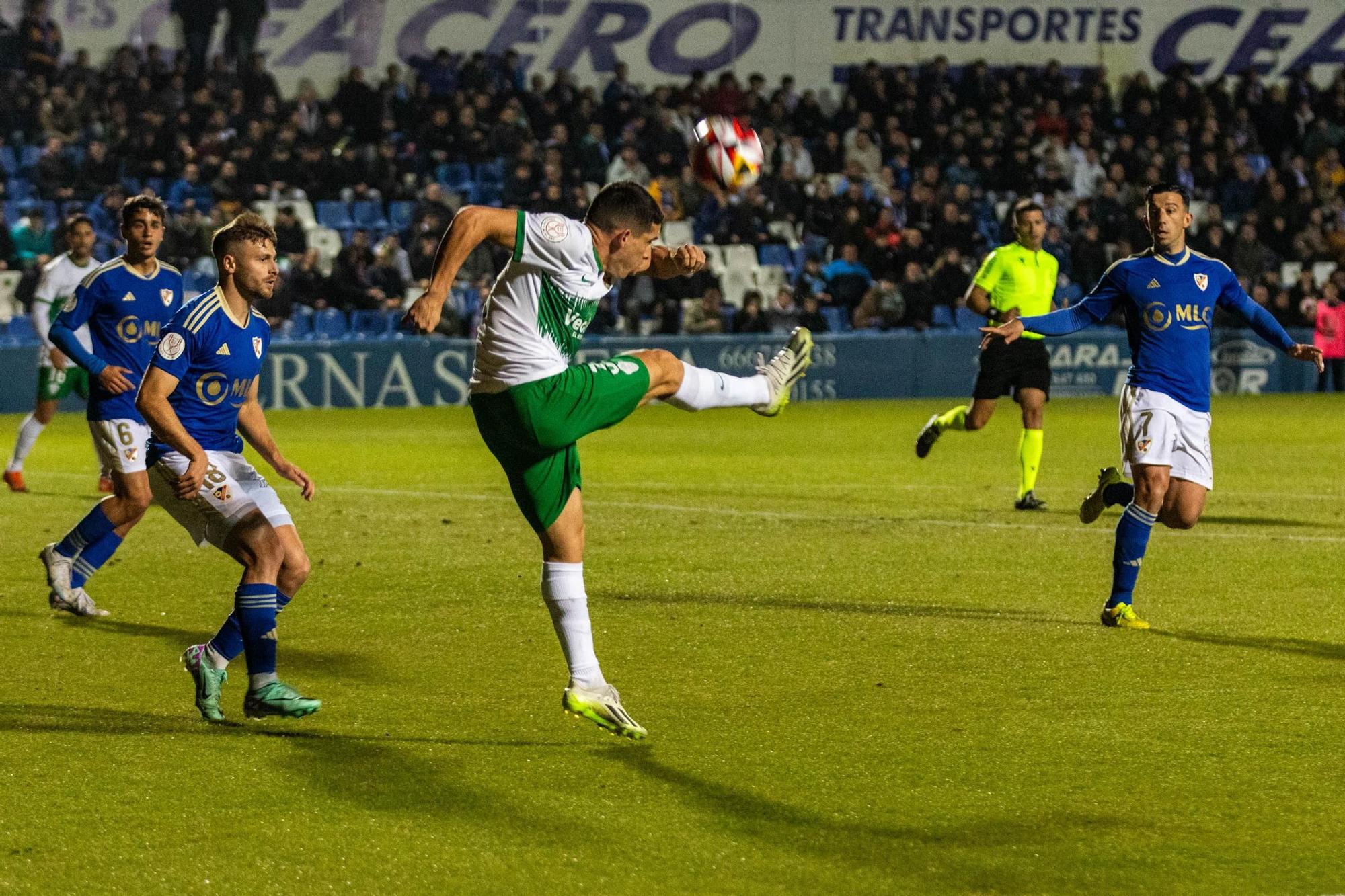 Linares - Elche: las imágenes del partido