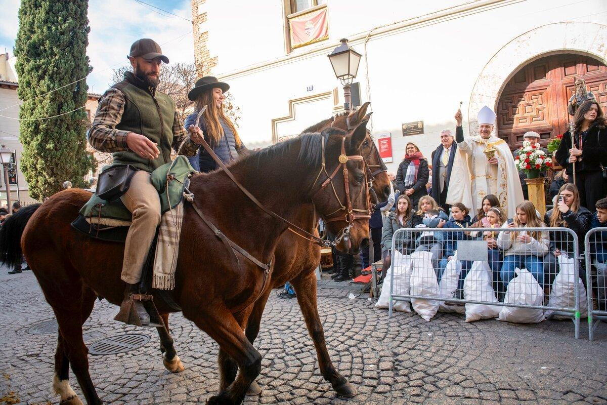 Alcalá celebra la tradicional bendición de animales en honor a San Antón