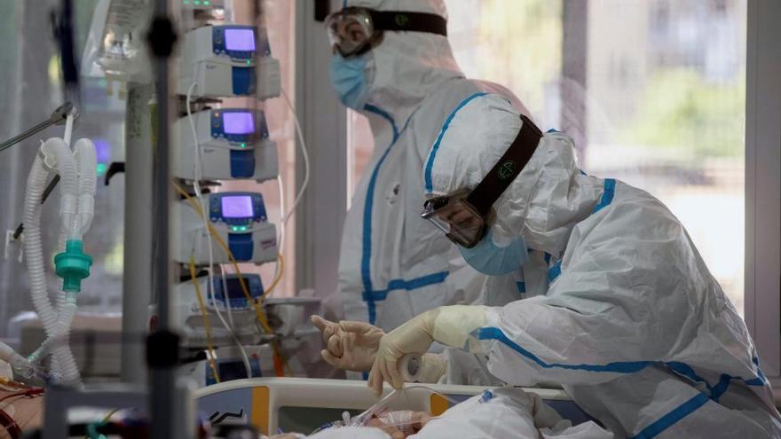 El Hospital de A Coruña registra otras dos muertes por coronavirus
