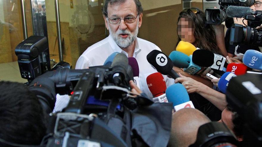 Mariano Rajoy a su llegada al registro de Santa Pola