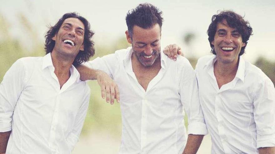 Os irmáns Óscar, Manuel e Raúl Quijano, nunha imaxe de promoción do seu último disco.