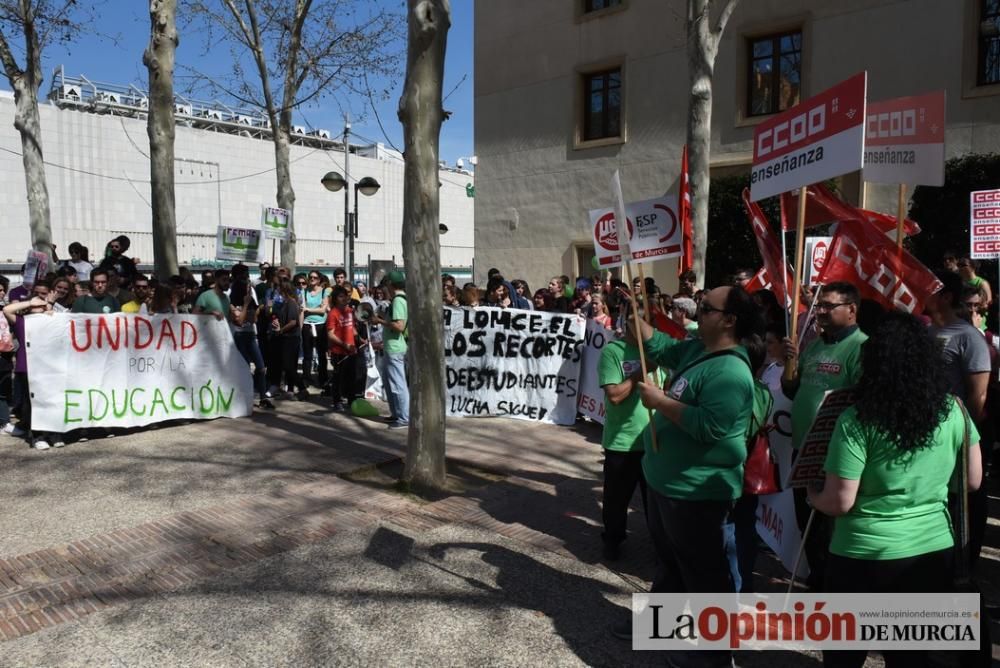 Protestas por Educación por las calles de Murcia