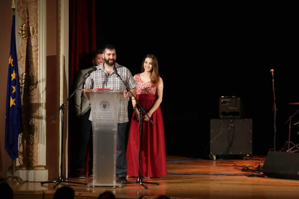 Nicola Donate y José Camilo Narváez, de Ingeniería Química, rey y reina de la celebración