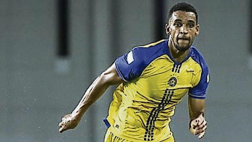 Nick Blackman corre a por un balón en un encuentro de su último equipo, el Maccabi de Tel Aviv.