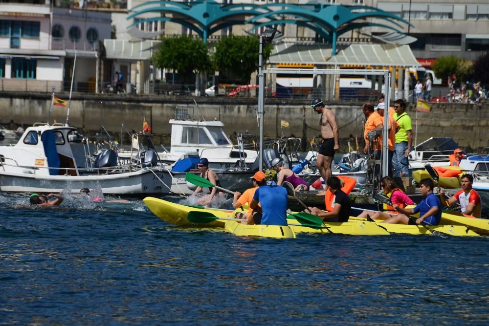 Marea naranja contra el ELA en Cangas