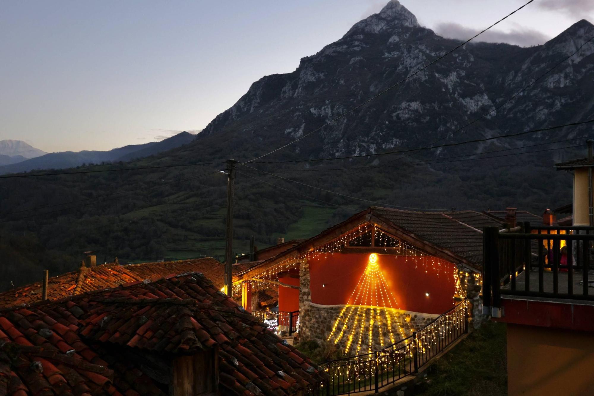 EN IMÁGENES: Así ha sido el encendido de luces en Aciera