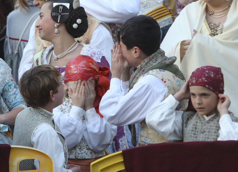 Emoción y nervios en la entrega de premios a las fallas de Sagunt