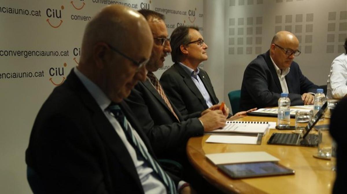 Duran, Espadaler, Mas i Corominas, en l’executiva de CiU del 25 de maig. Duran, Espadaler, Mas i Corominas, en l’executiva de CiU del 25 de maig.